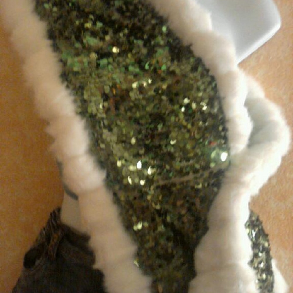 White Faux Mink Fur and Olive Green Sequin Wrap - Picture 4 of 5